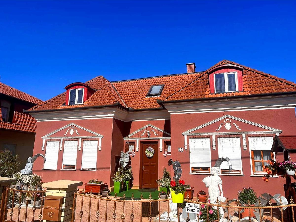 Dora Apartmán