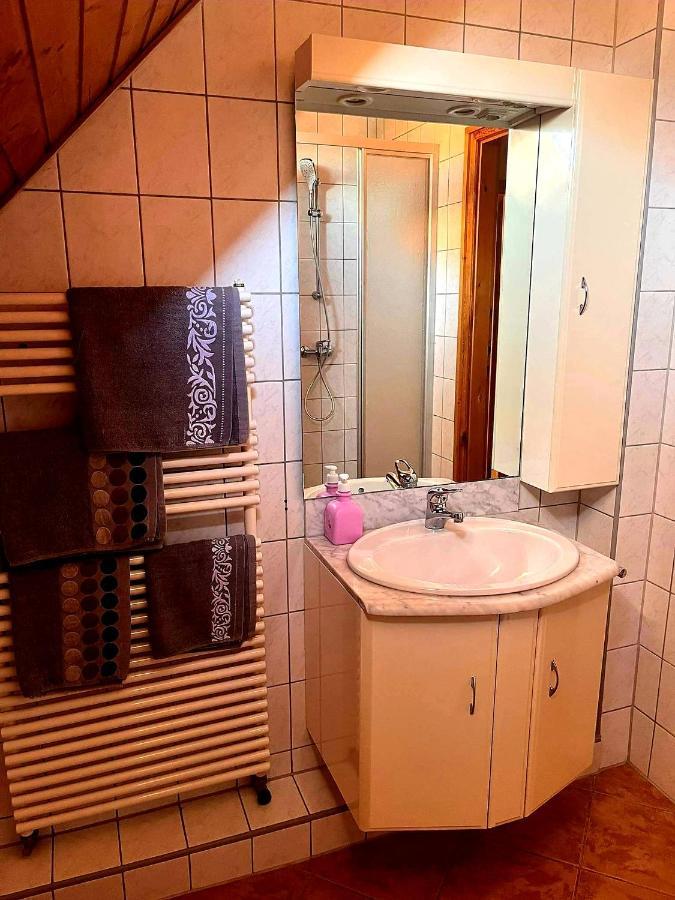 Dora Apartmán *