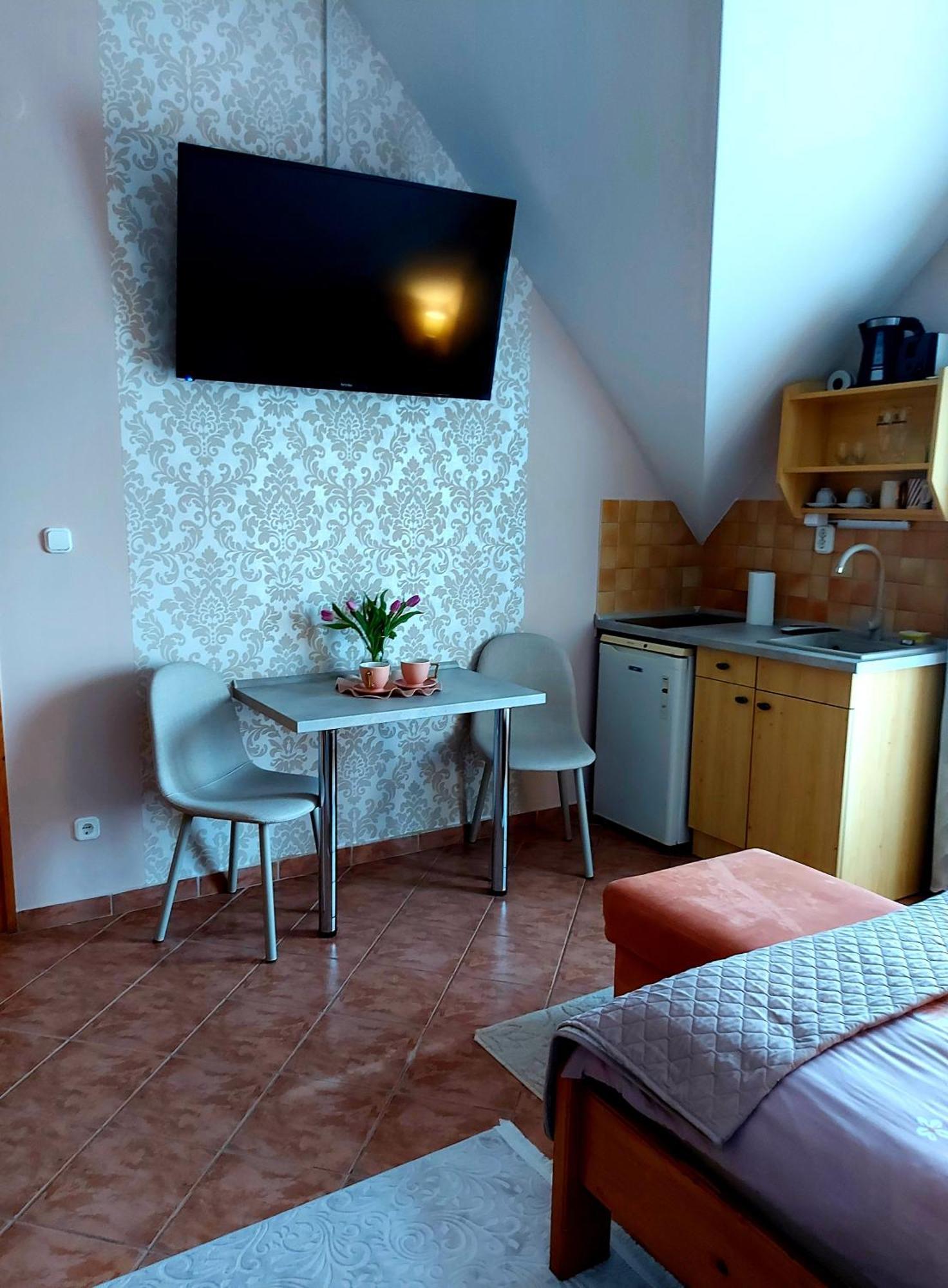 Dora Apartmán *