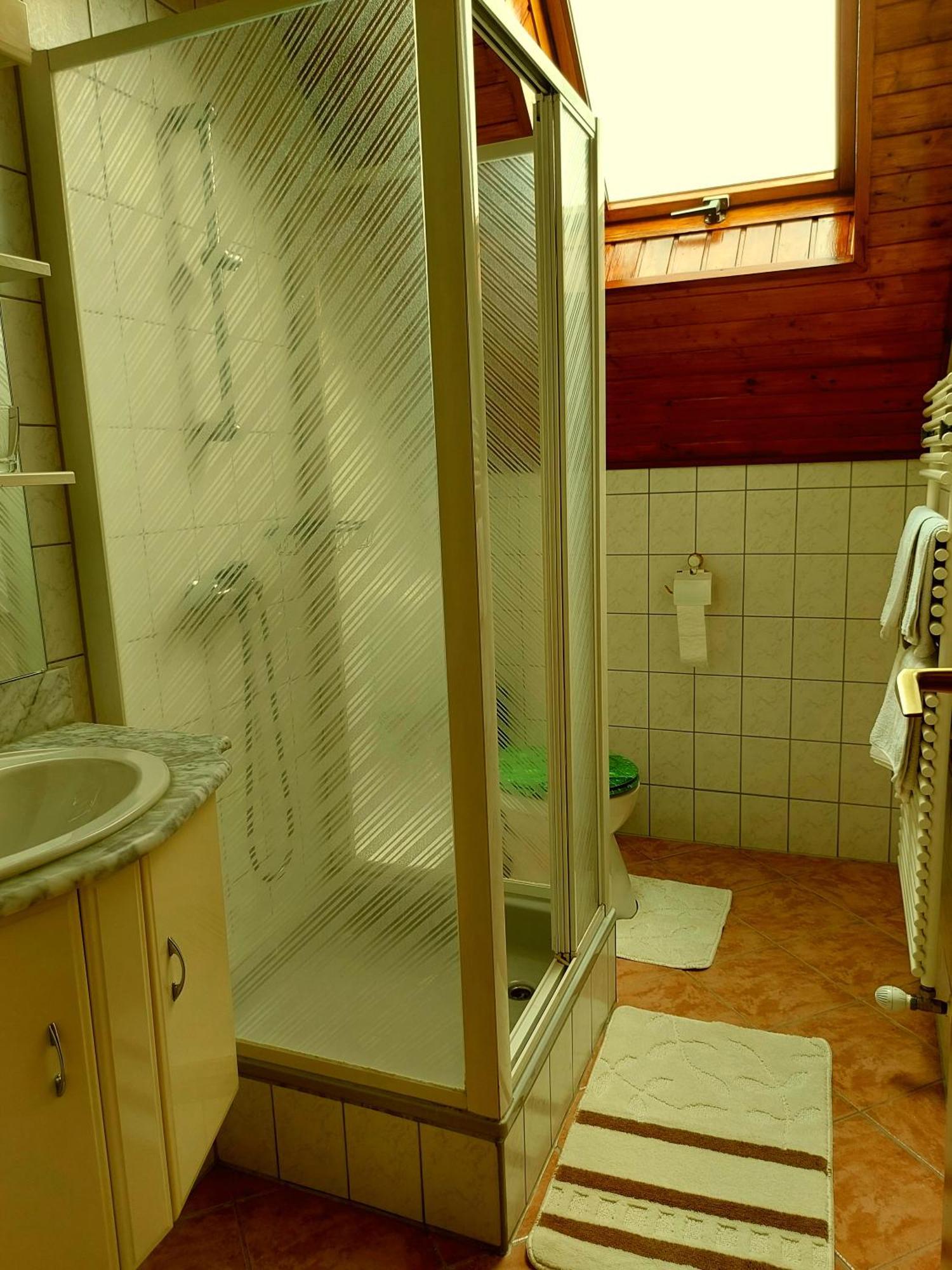 Dora Apartmán